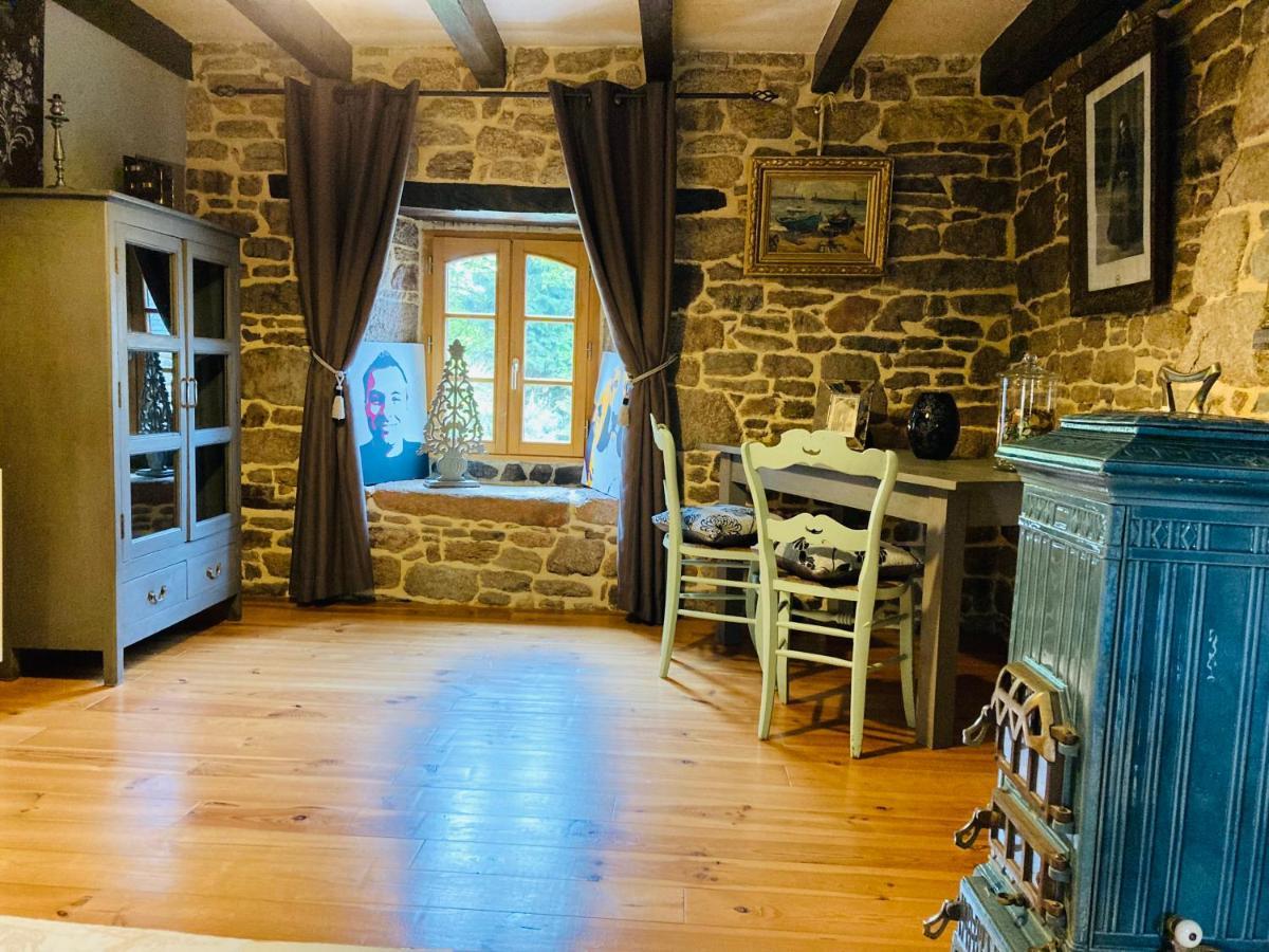 Maison De Caractere Datant De 1739 Quistinic Exteriör bild